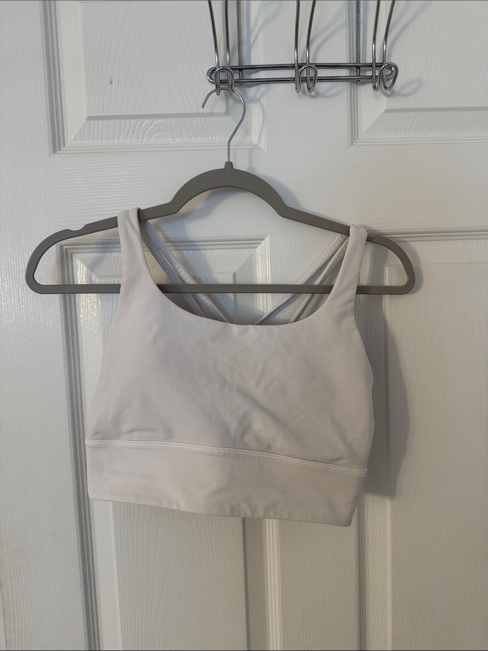 Lululemon Women’s White Sports Bralette - Sleek Supportive Design